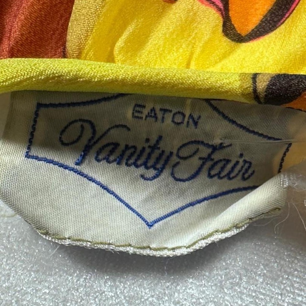 Vintage 60s Psychedelic House Coat, By Vanity Fair Easton, Chiffon, Mod Floral - Picture 8 of 8